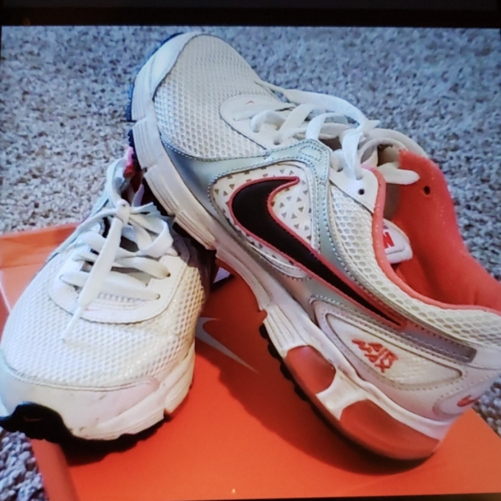 Shoes - Picture 2 of 3
